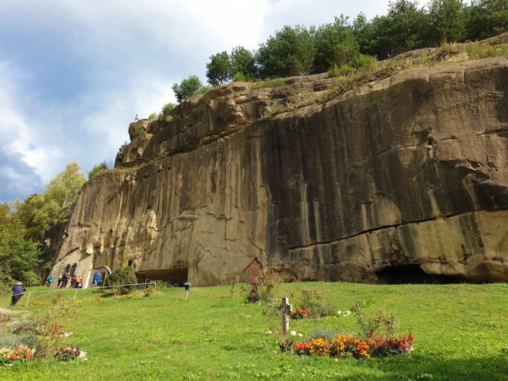 Mănăstirea Corbii de Piatră, Jgheaburi