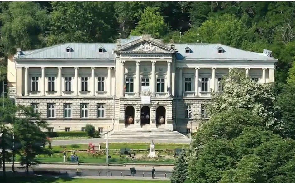 Ansamblul fostei Prefecturi - Muzeul Județean Argeș, Pitești